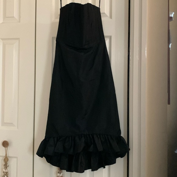 Black Betsy Johnson Evening strapless mermaid dress w/ ruffles & boning size 4 - Picture 1 of 9